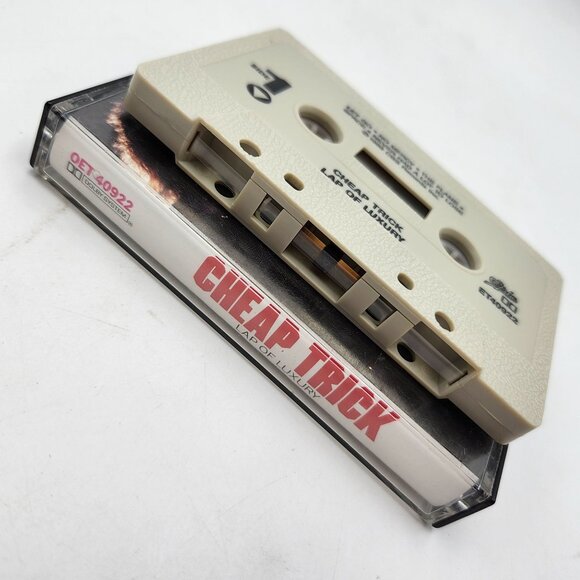 Cheap Trick Lap of Luxury Cassette 1988 CBS Records OET 40922 - Picture 3 of 3